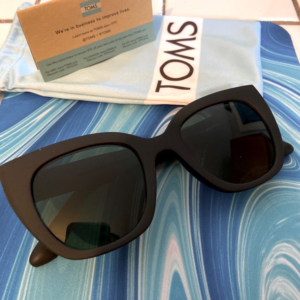 TOMS sunglasses